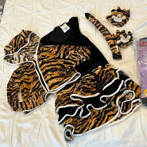 Rubies Drama Queens Girls' Hoodie, Dress w/ Tail, Paws Tigress Costume Medium